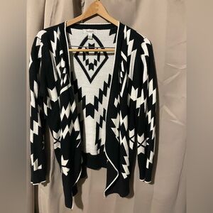 Black and white cardigan by dress barn 
Size medium